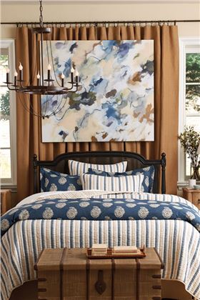 如何用窗簾來改變房間的色彩？