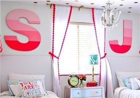 用布藝窗簾來(lái)展示家居空間的美觀