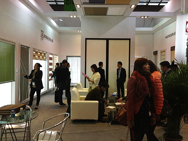 金鳳凰窗簾品種多樣，是不錯的選擇！