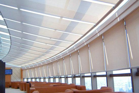 辦公室適合使用哪種窗簾？其優(yōu)缺點(diǎn)都有啥？